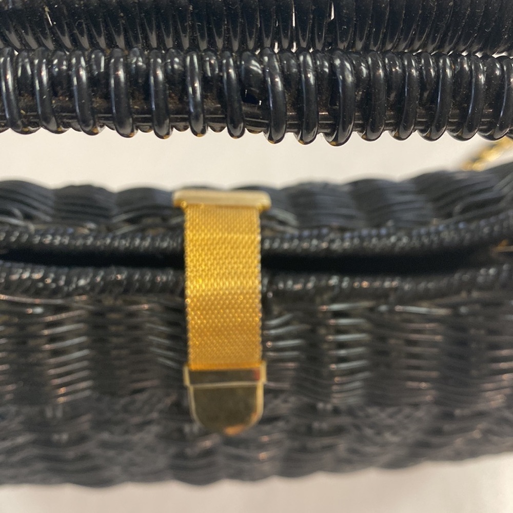 Rattan Benchmade Leather Works Inc. Purse - Picture 10 of 11
